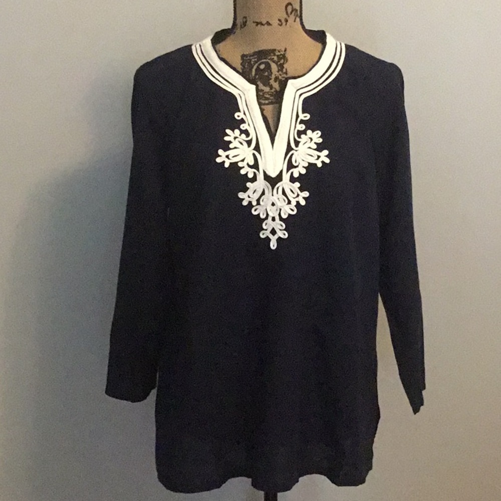 LIKE NEW!!  NAVY AND WHITE BLOUSE